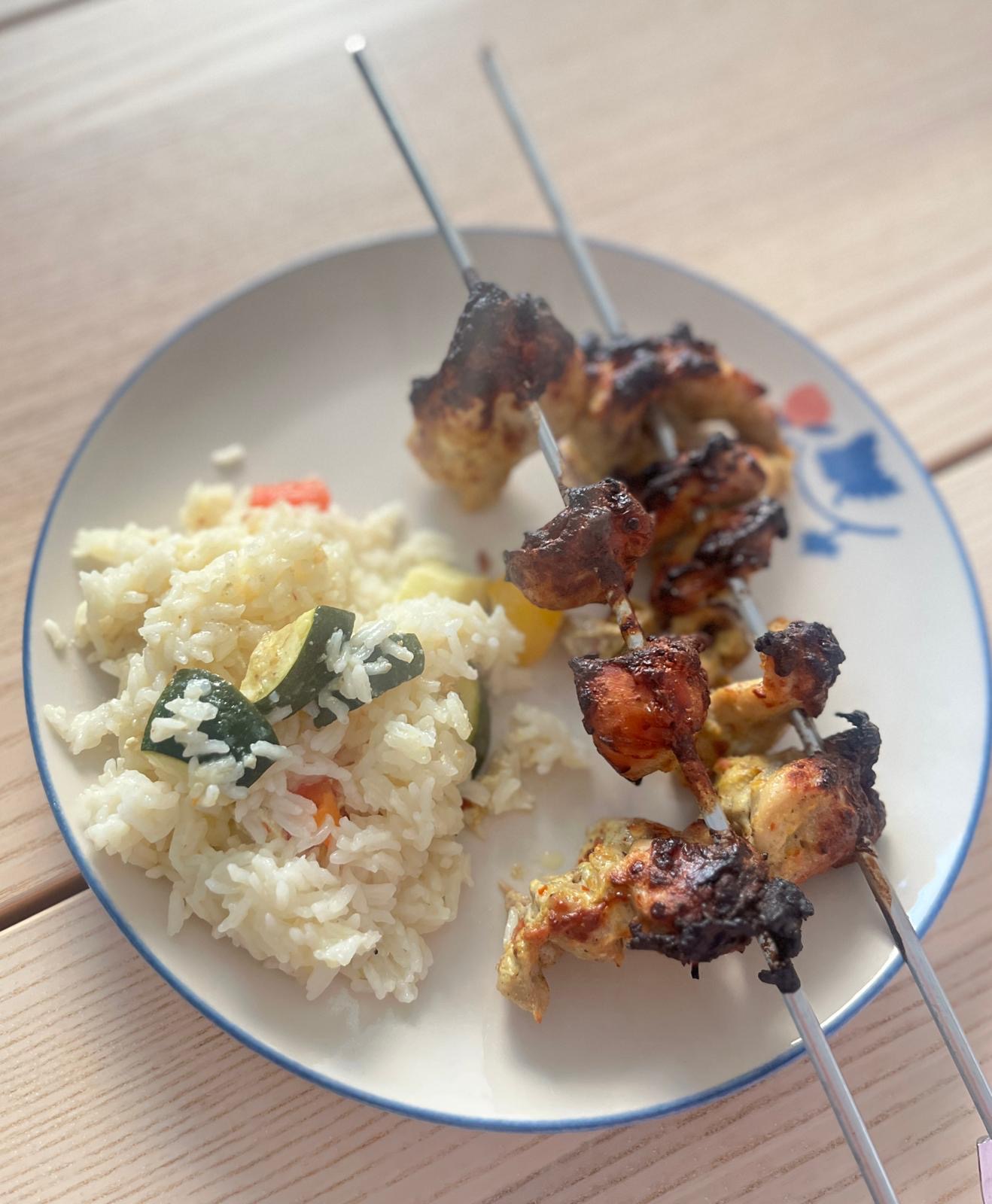 Täydellinen Tandoorikana Kotikeittiössä: Kaksoismarinadin Salaisuus ja Tekniikka, Joka Korvaa Saviuunin