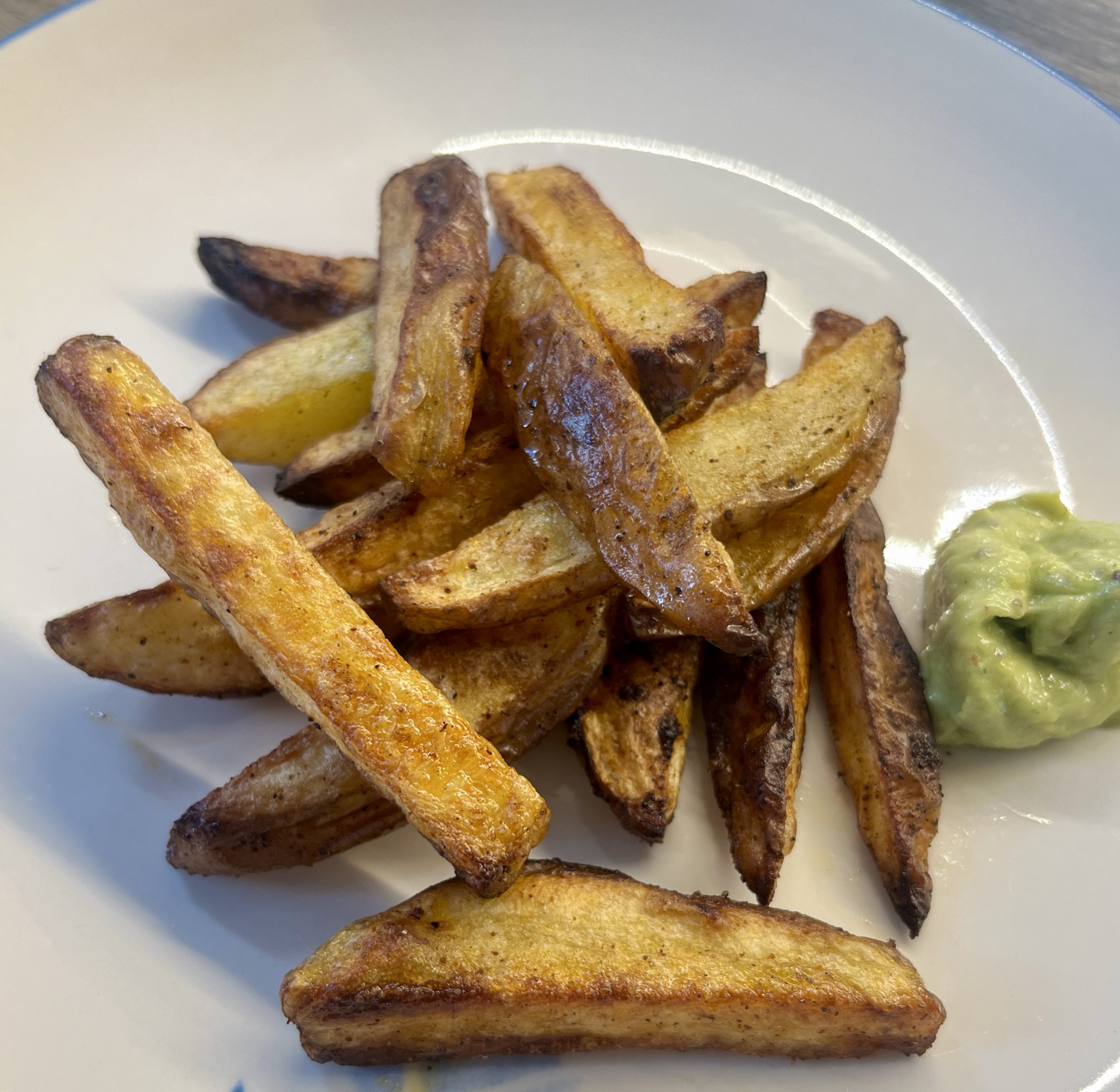 Täydelliset uuniranskalaiset: Rapeuden tiede ja taide kotikeittiössä