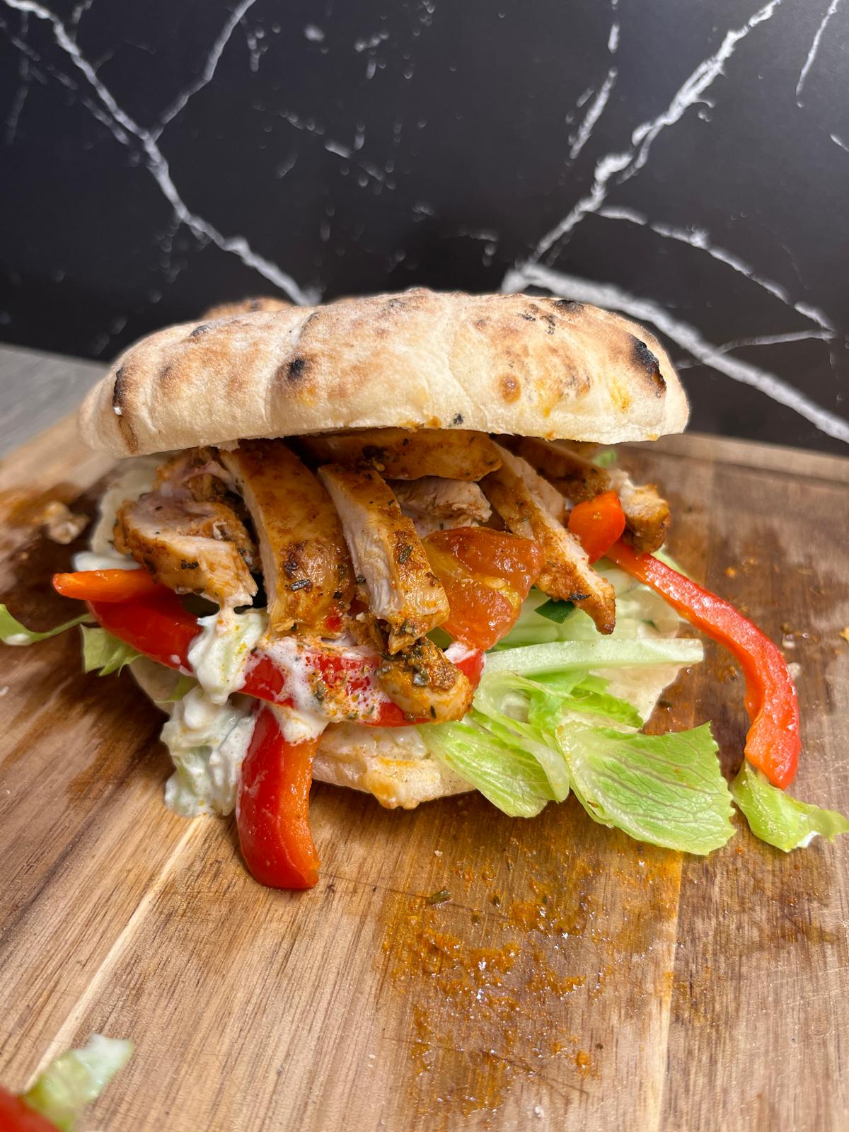 Kreikkalainen kana-pita: Lomamatka lautasella